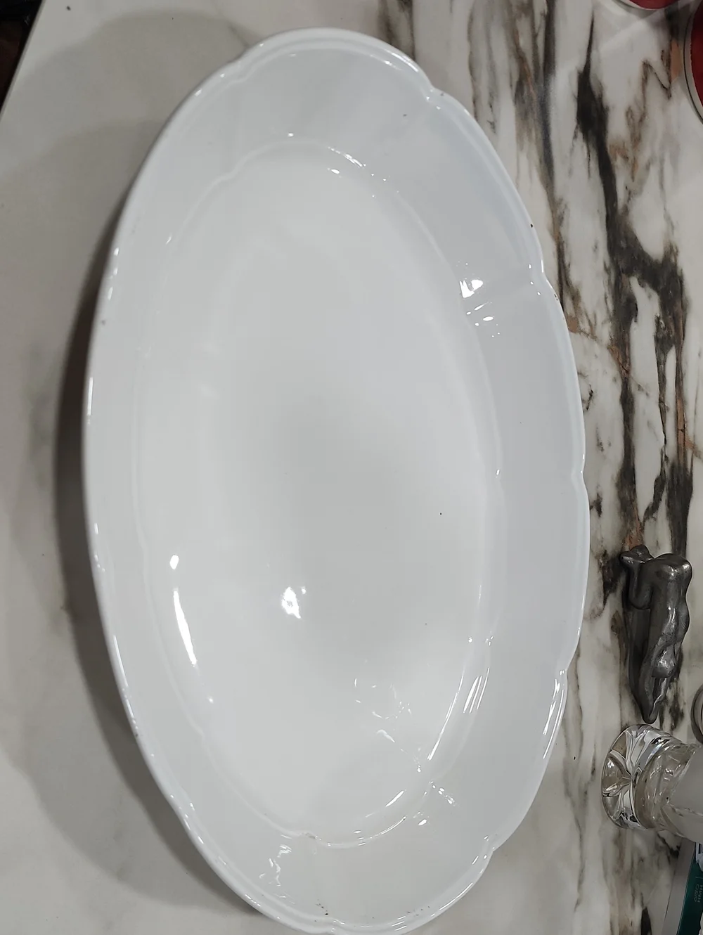 White Ceramic Scalloped 16